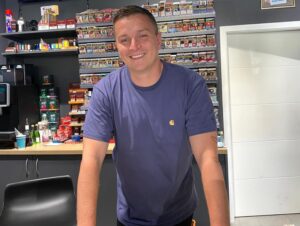 aaron troschke vermögen