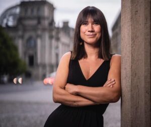 louisa dellert früher